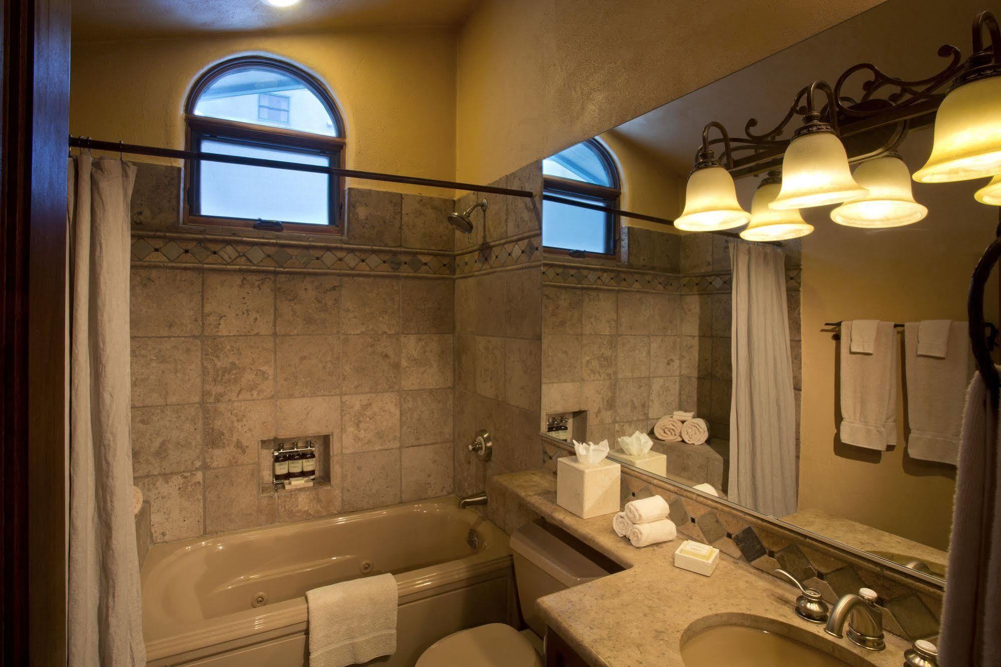 Alpine Village Suites Taos Ski Valley Esterno foto